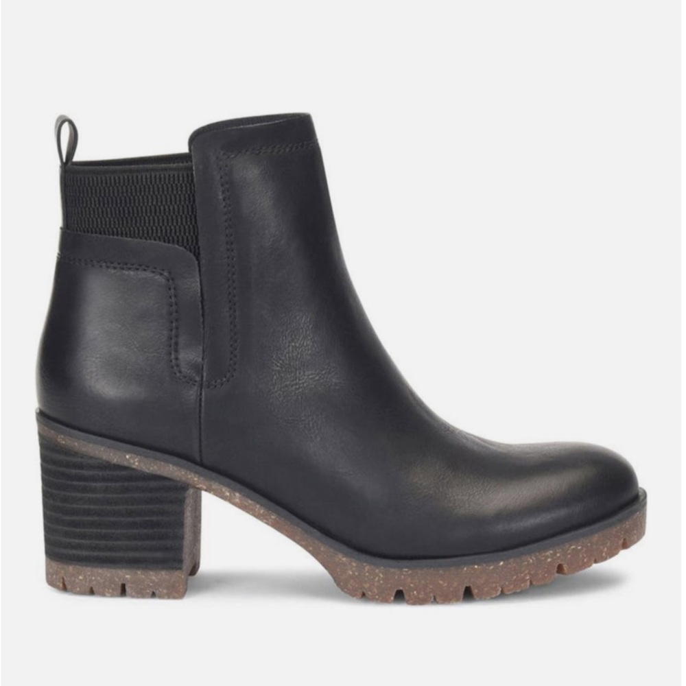 KORKS Women’s Elsie Boot. Size 8.5